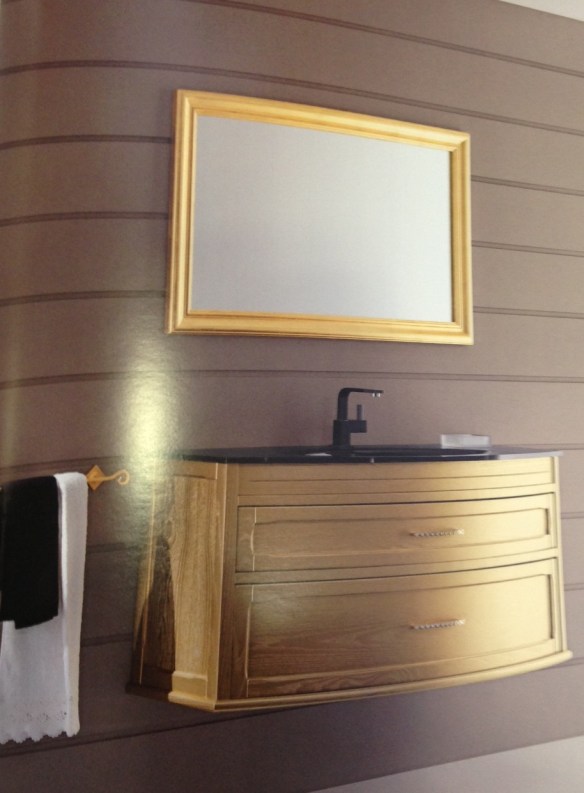 the handle is encrusted with tiny, diamond-like, swaroski crystals